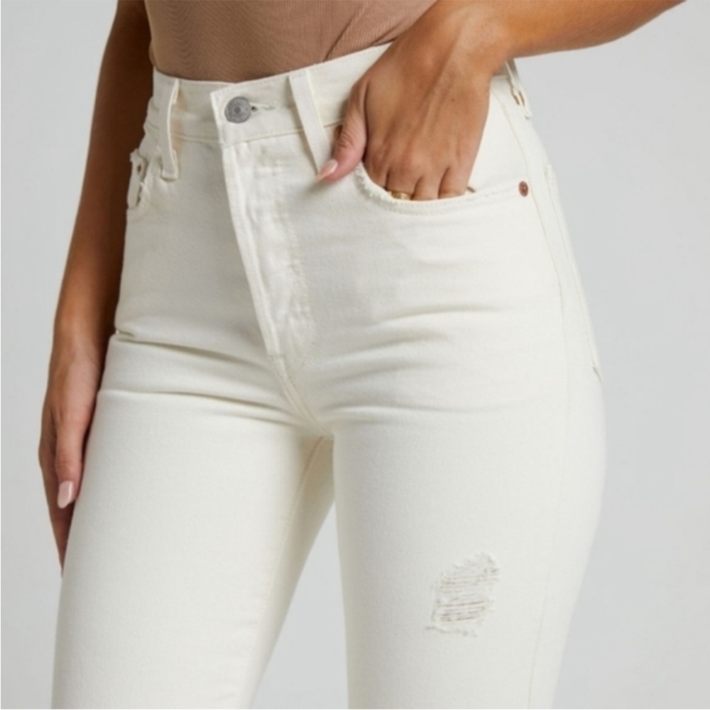 Levi's 501 Crop Jeans in Ecru Booper Off White
